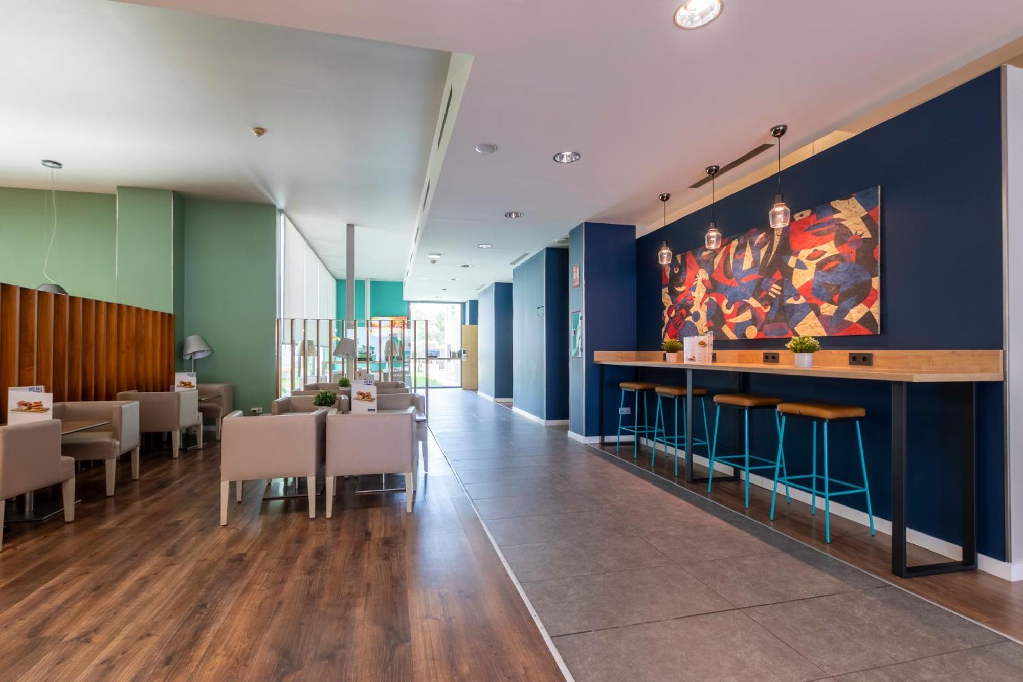 Travelodge Malaga Airport — Fotos 3
